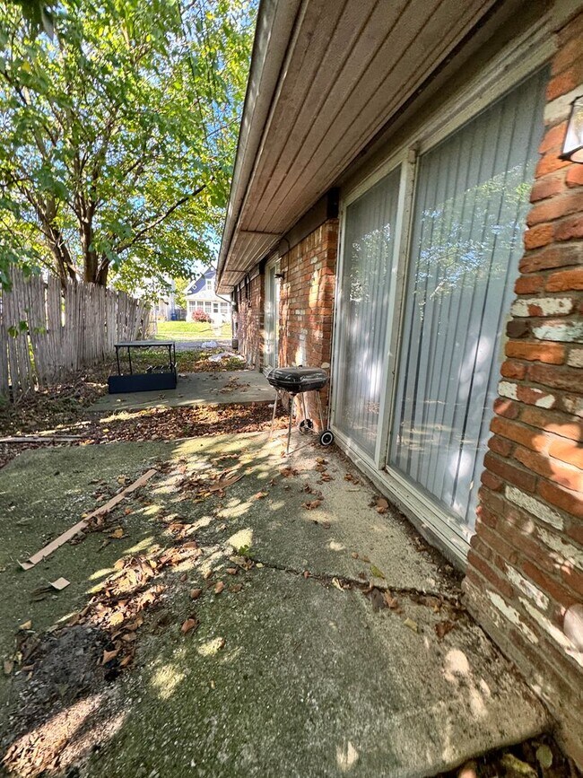 Building Photo - 77 Walbridge Ave