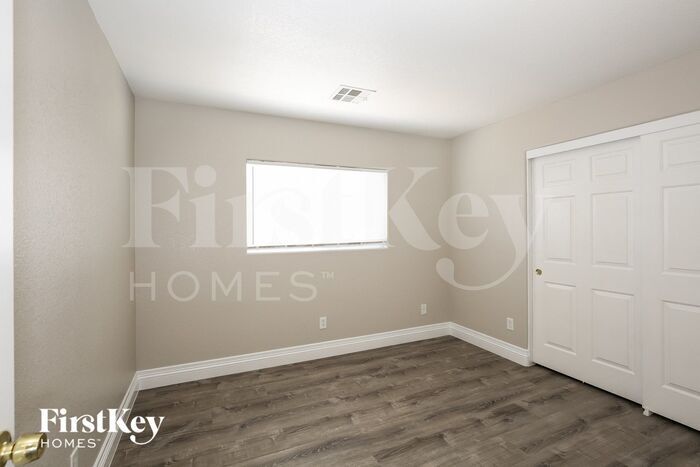 Building Photo - 7908 Pale Rider St