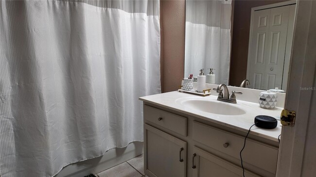 Building Photo - 723 Lady Diana Dr