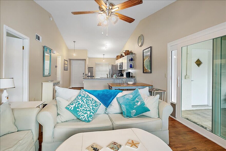 Building Photo - 11411 N Malibu Way