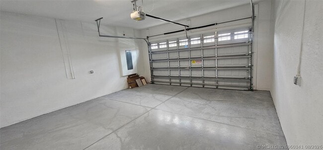Building Photo - 5461 Empire Dr