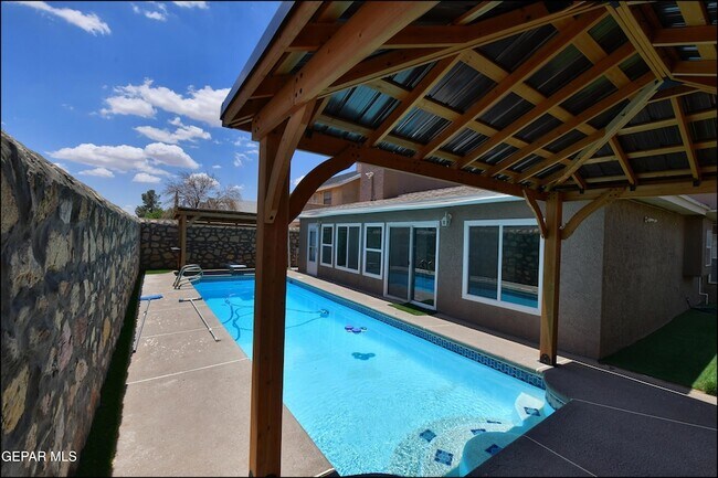 Building Photo - 1744 Gambel Quail Dr