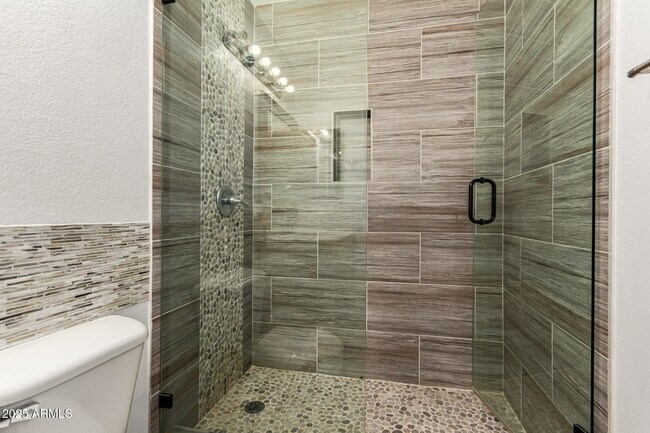 Building Photo - 1825 E Arabian Dr