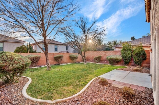 Building Photo - BEAUTIFUL 3 BED HOME IN SUMMERLIN- NEW FLOORING! HUGE LOFT!