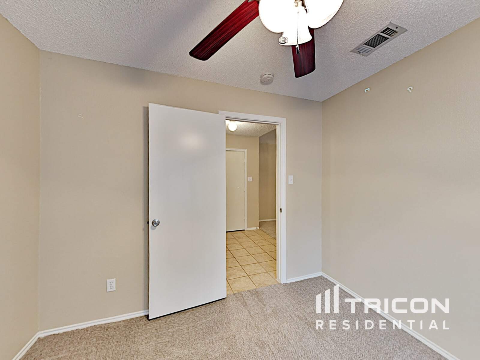 Building Photo - 520 Angelina Dr