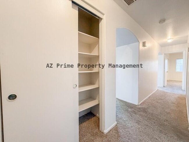 Building Photo - 12605 W Shaw Butte Dr