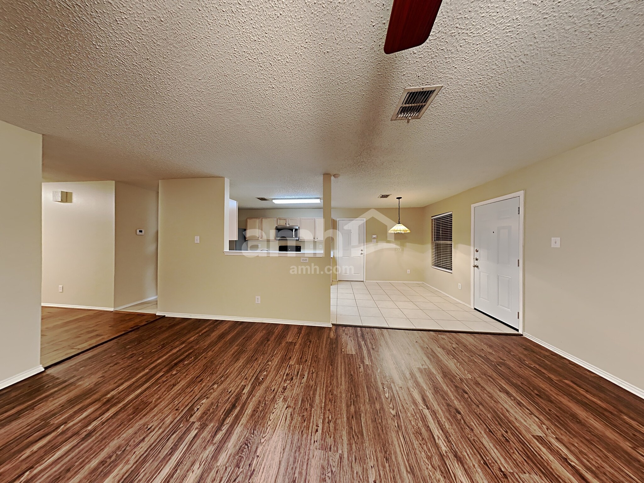 Building Photo - 1528 Englewood Dr