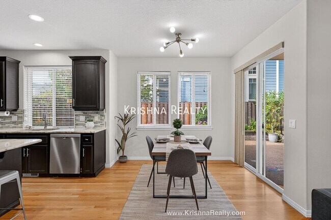 Building Photo - 14395 NW Lilium Dr