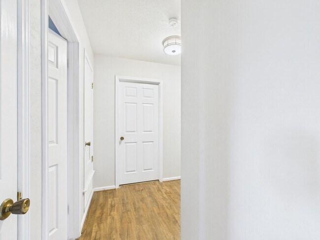 Building Photo - 107 Frederick Rd