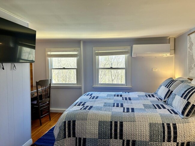 Building Photo - 337 ME-133