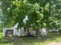 Building Photo - 2 bedroom 1 bath
