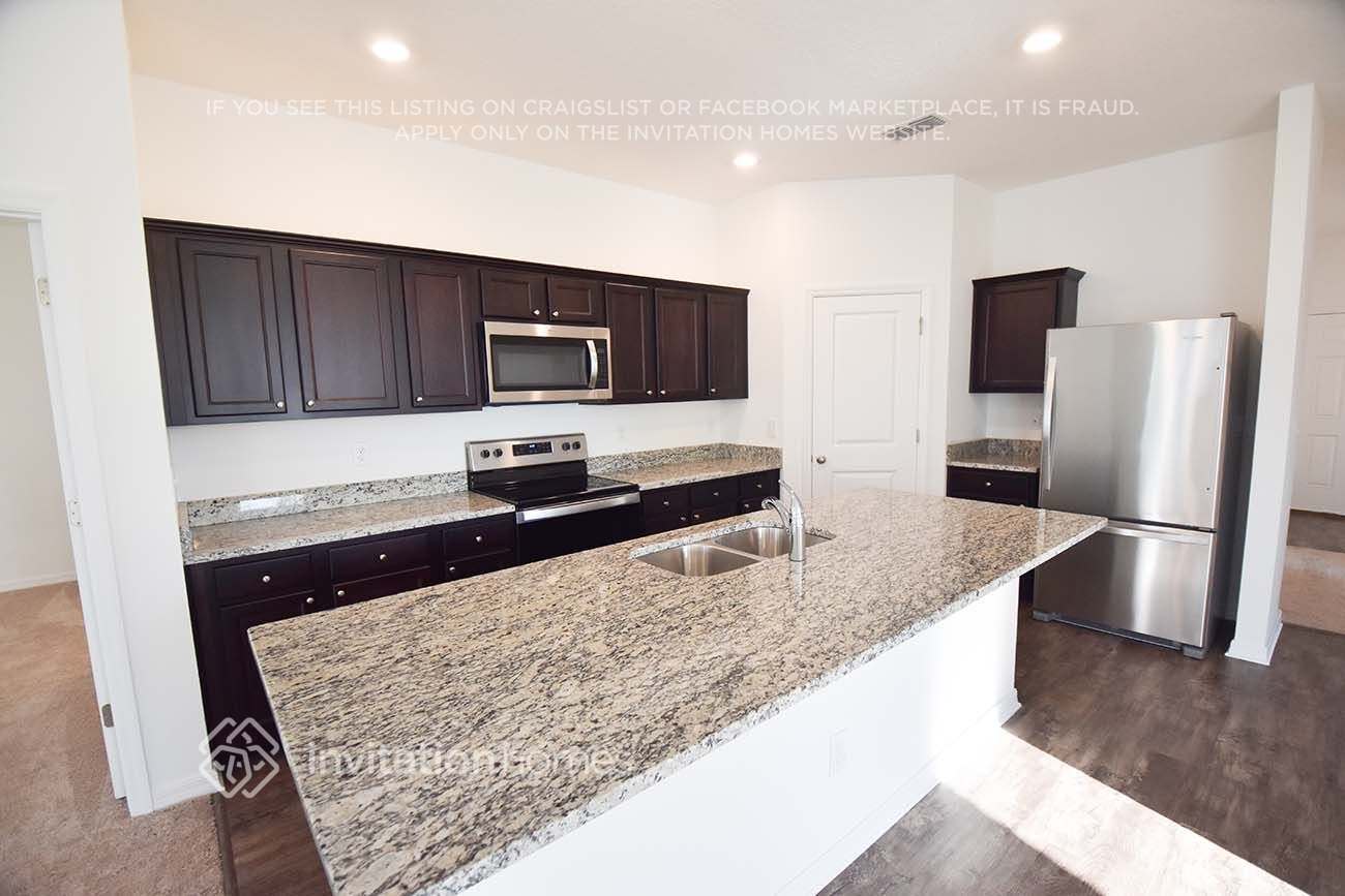 Building Photo - 5801 Bovine Dr