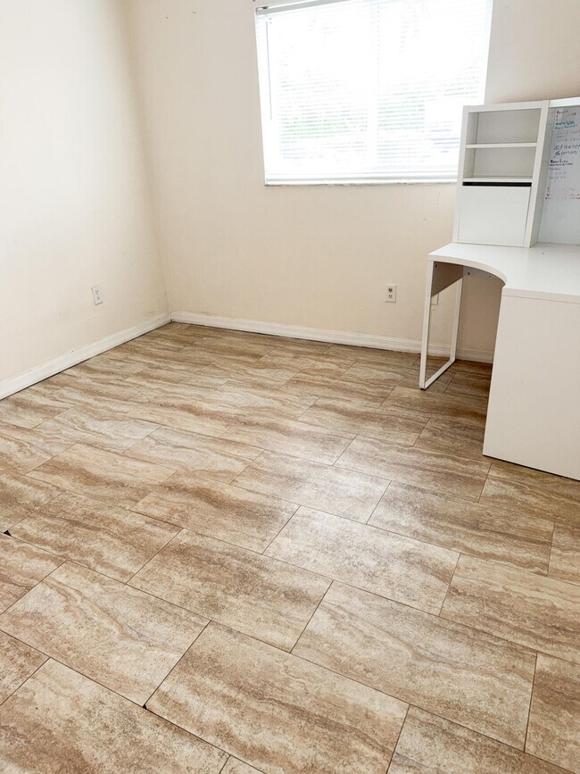 Building Photo - 3610 N 56th Ave