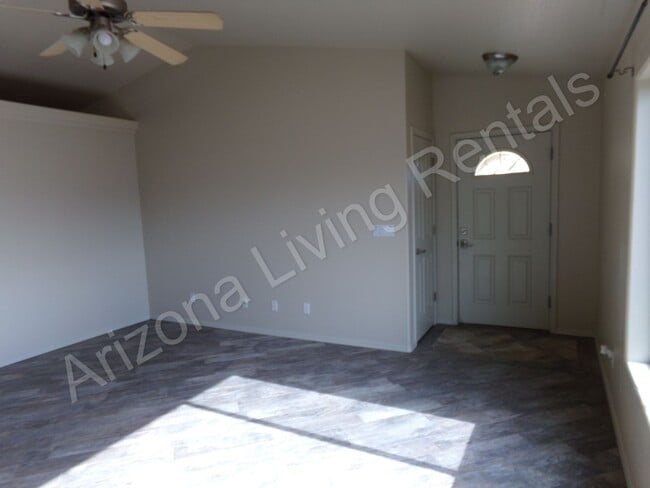 Building Photo - IMMACULATE 3 BEDROOM HOME