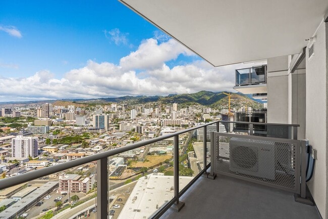 Building Photo - Fully furnished 1-bed, 1-bath, 1-parking a...