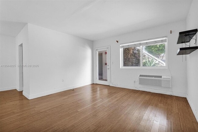 Building Photo - 320 85th St