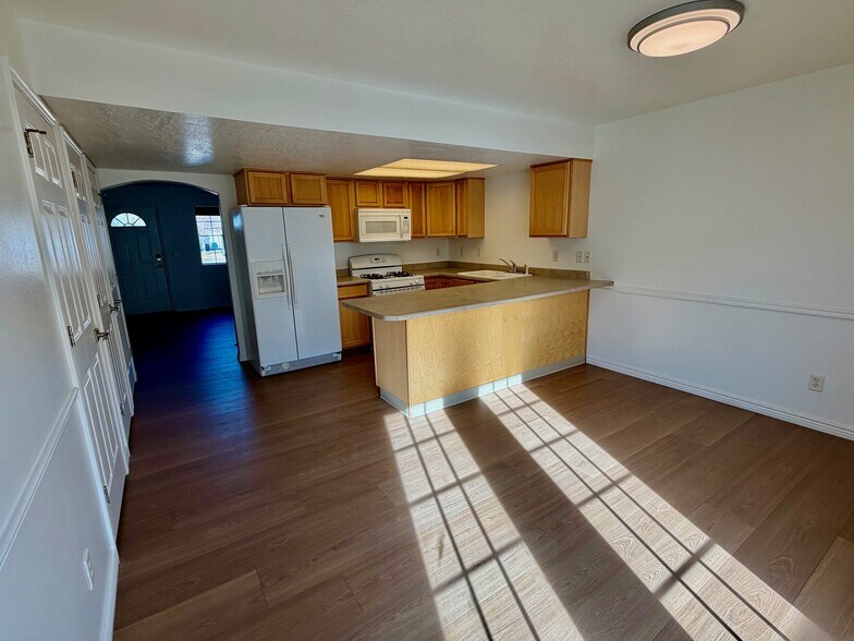 Building Photo - 88 Hampton Pl