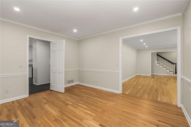 Building Photo - 229 Devonwood Dr