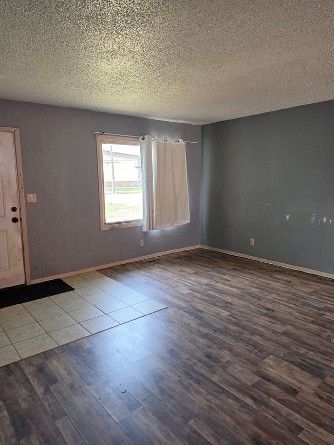 Building Photo - Beautiful 2-Bedroom Duplex Available!