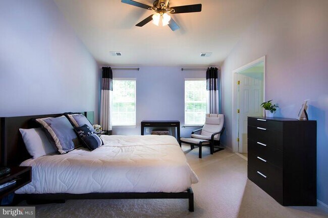 Building Photo - 8330 Leighlex Ct