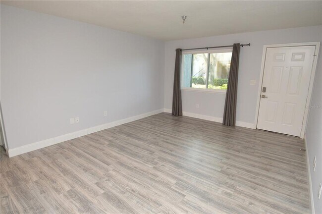 Building Photo - 10265 Gandy Blvd N