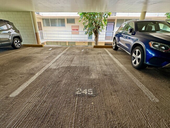Building Photo - Cathedral Point - 1 bed, 1 bath, 2 Parking. Available Now