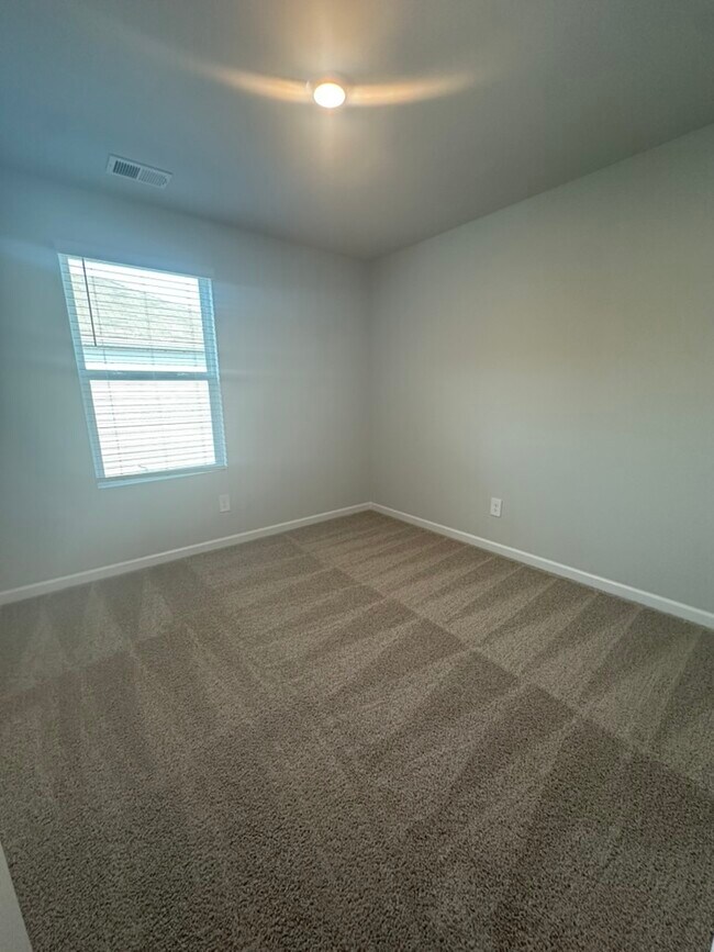 Building Photo - 504 Cloudland Dr