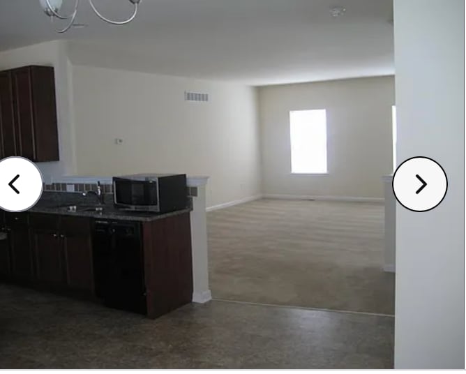 Kitchen/ Living room - 112 Ridgemont Dr