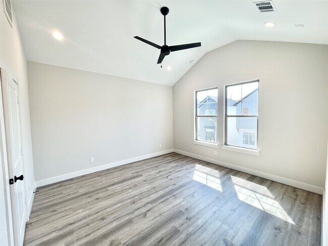 Building Photo - 3716 Creekmont Gardens Ln