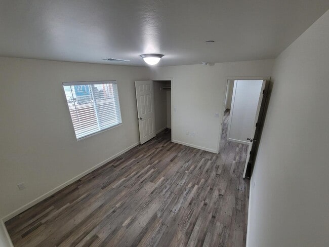 Building Photo - 1800 Dover St