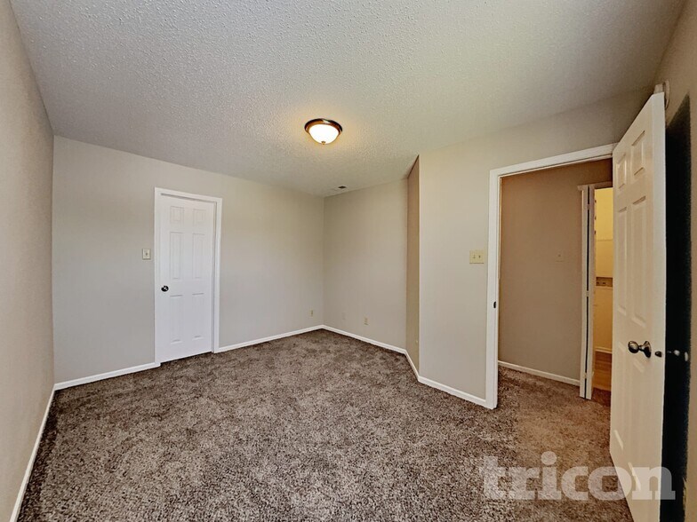 Building Photo - 779 Fern St