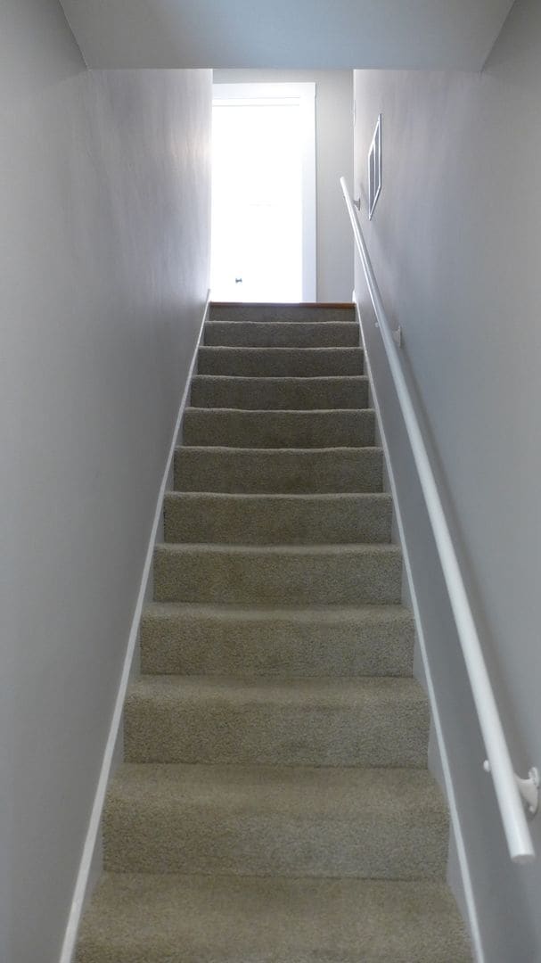 Building Photo - 136 Elgin Ave