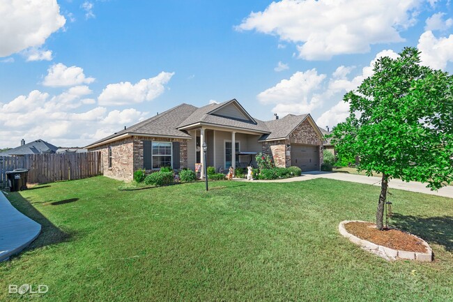 Building Photo - Great House in Haughton with above ground ...