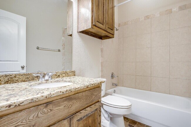 Building Photo - 3 bedroom, 2 bath Home in Coveted Aledo ISD!