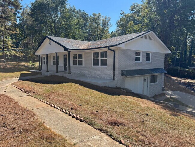 Building Photo - 3702 Chesapeake Way