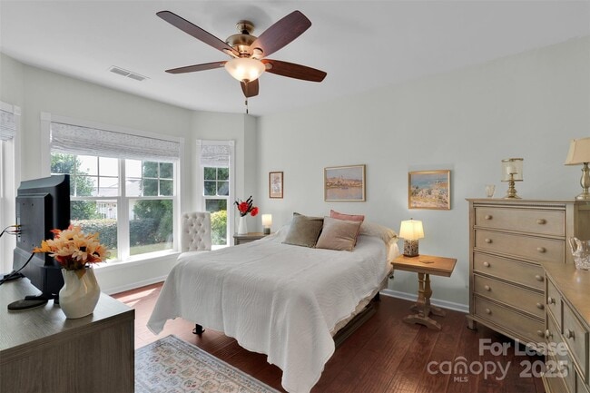 Building Photo - 28112 Song Sparrow Ln