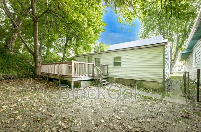 Building Photo - 917 Watt St