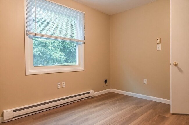 Building Photo - 144 Blanchard Rd