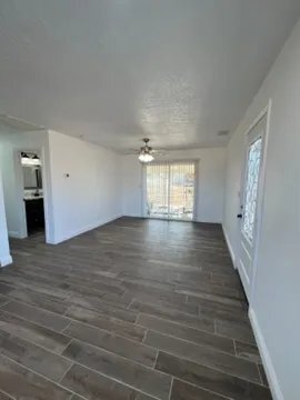 Building Photo - 8788 Oakwood Ave