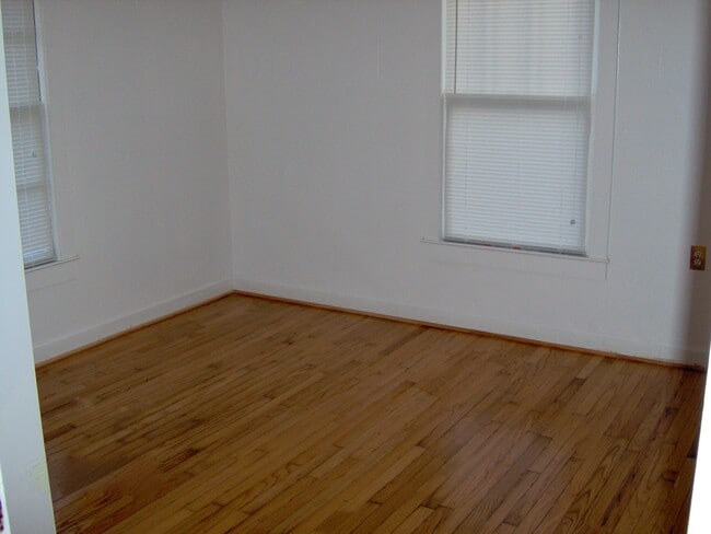 Bedroom - 312 Creps St