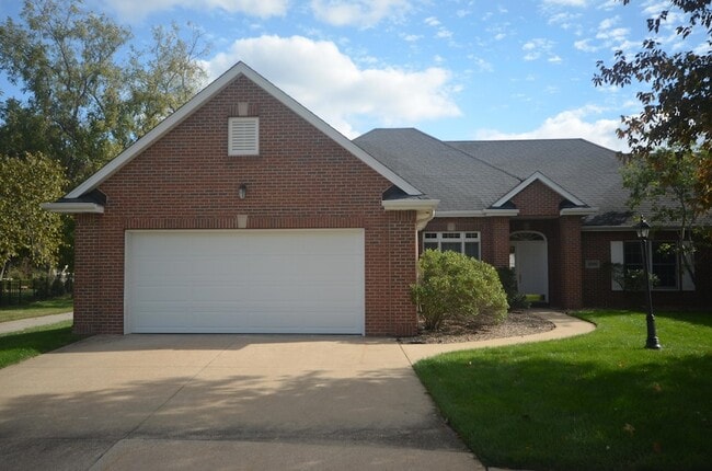 Building Photo - 4900 Royal Lytham Dr