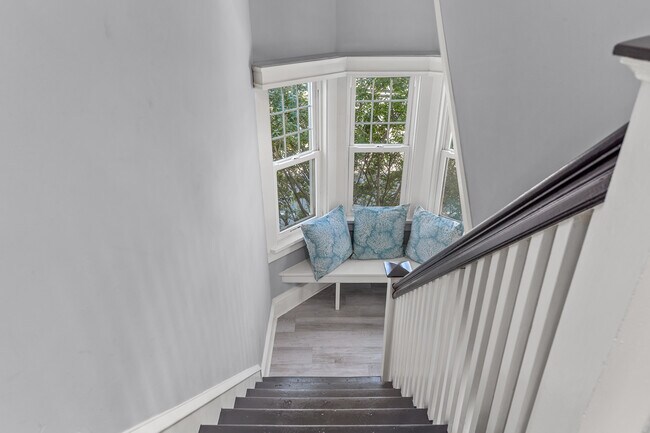 Building Photo - 100 S Amherst Ave