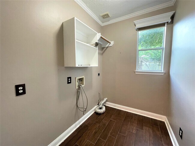 Building Photo - 16407 Stone Prairie Dr