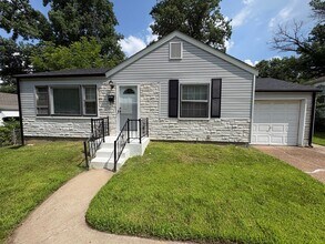 Building Photo - Fully Updated 2BR Ranch w/Finished Basement & Sunroom