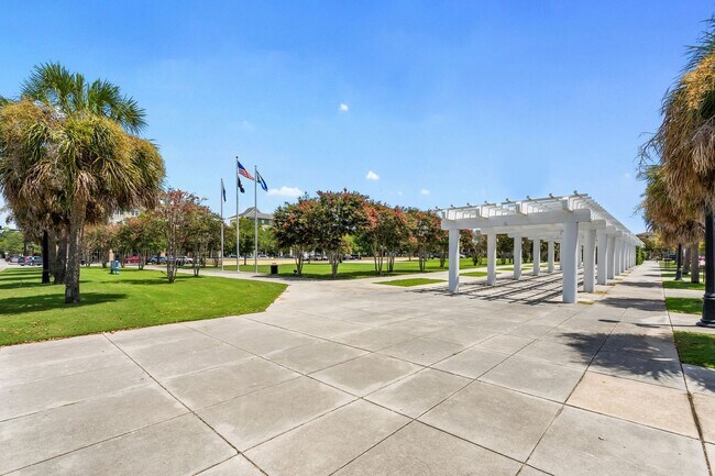 Building Photo - 3574 Evergreen Way