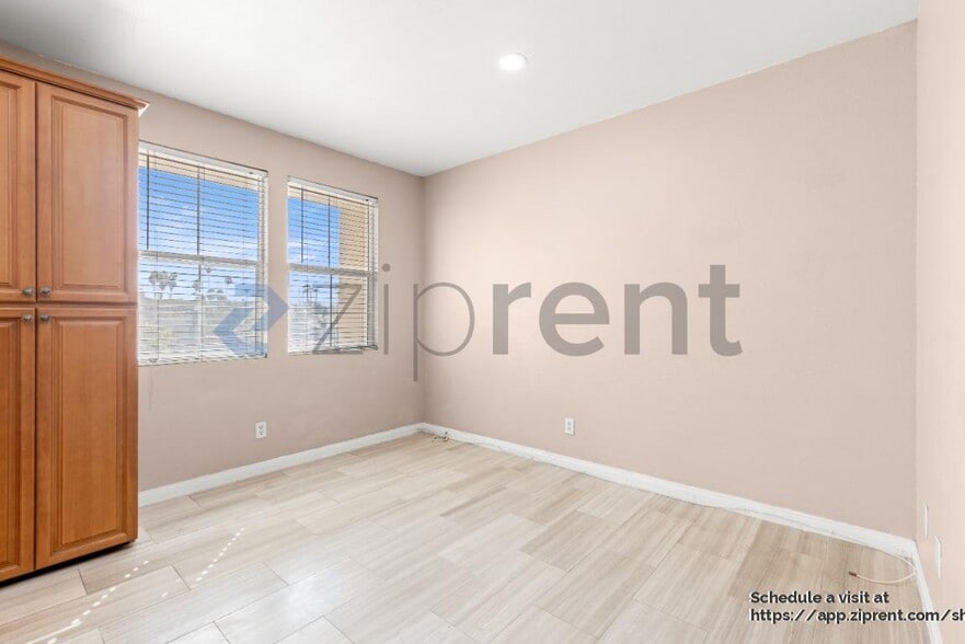 Building Photo - 1860 E 12th St