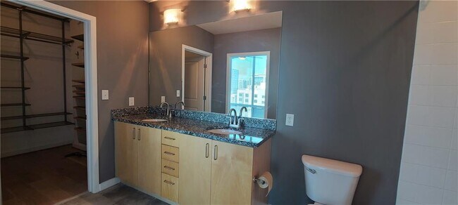 Building Photo - 943 Peachtree Rd NE