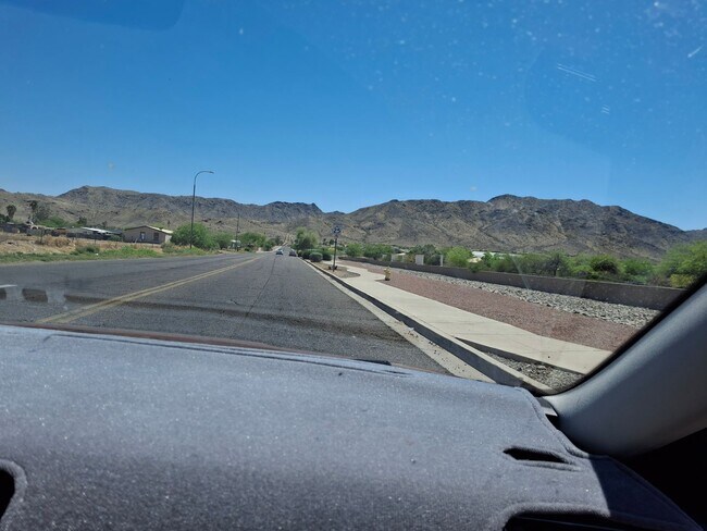 Building Photo - NEWER BUILD IN BEAUTIFUL GATED PHOENIX COMMUNITY!