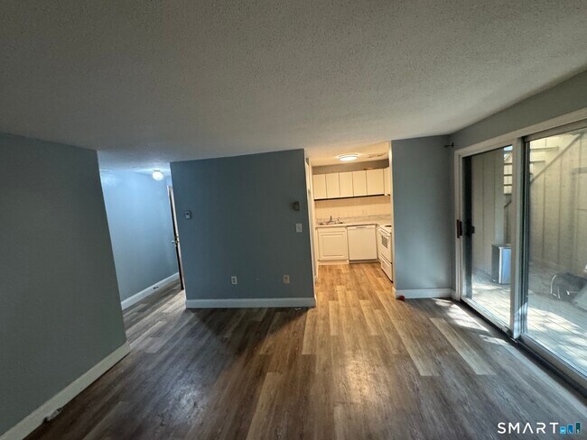Building Photo - 104 Burgundy Hill Ln