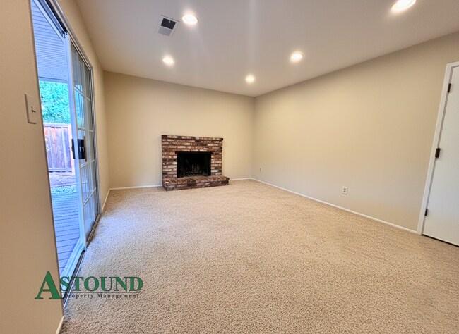 Building Photo - 510 Linford Pl